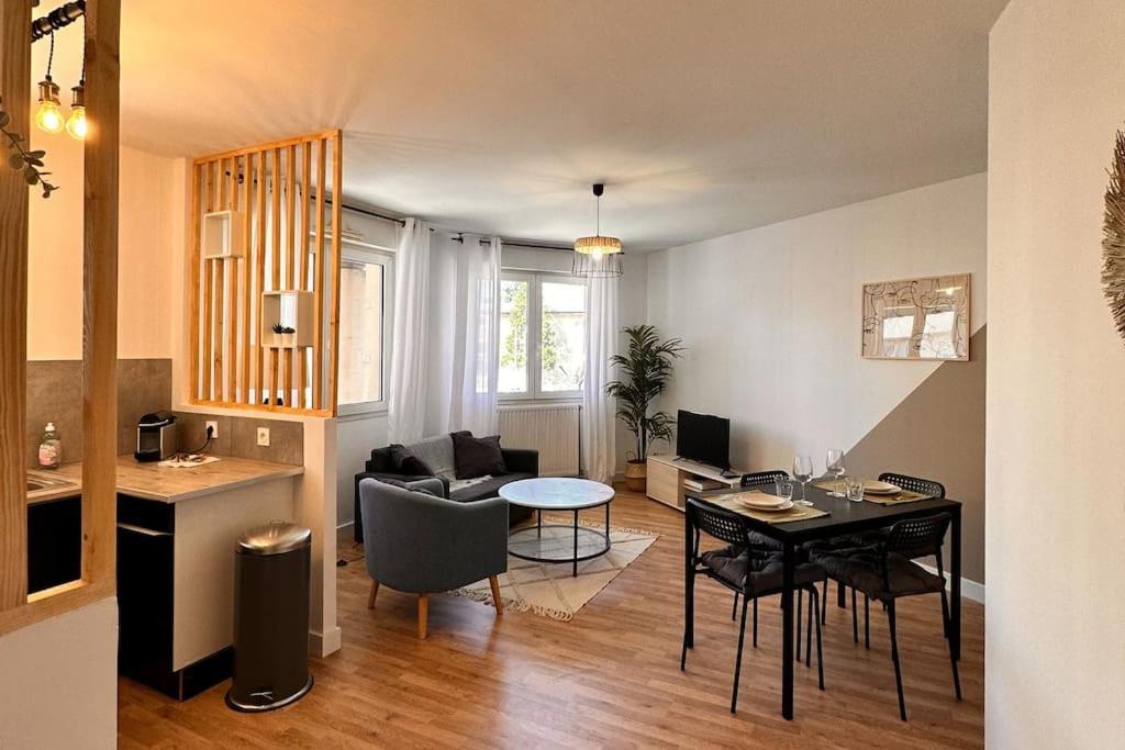 Villeurbanne • T2 Fraternite • Hostisy Eksteriør bilde