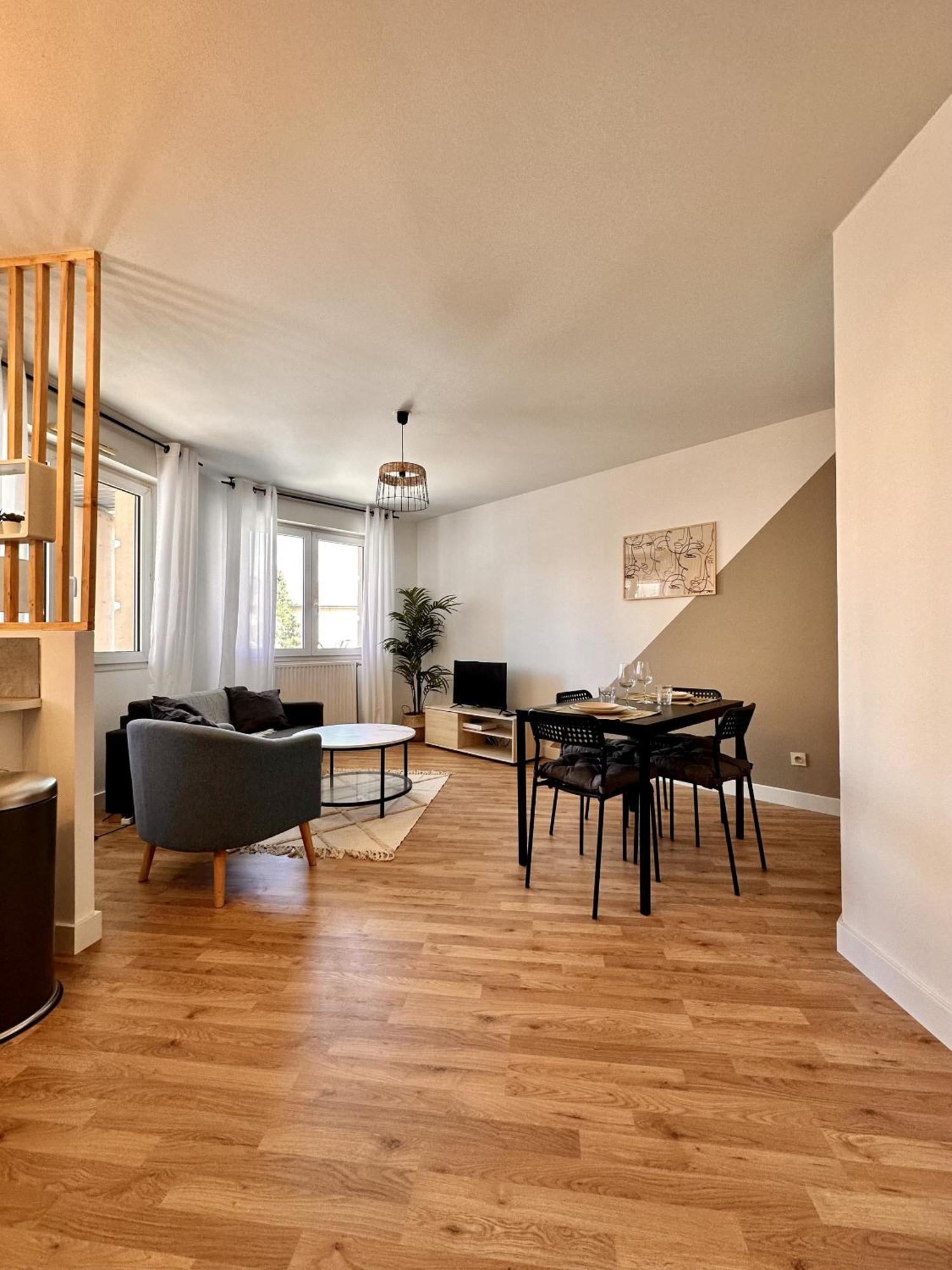 Villeurbanne • T2 Fraternite • Hostisy Eksteriør bilde